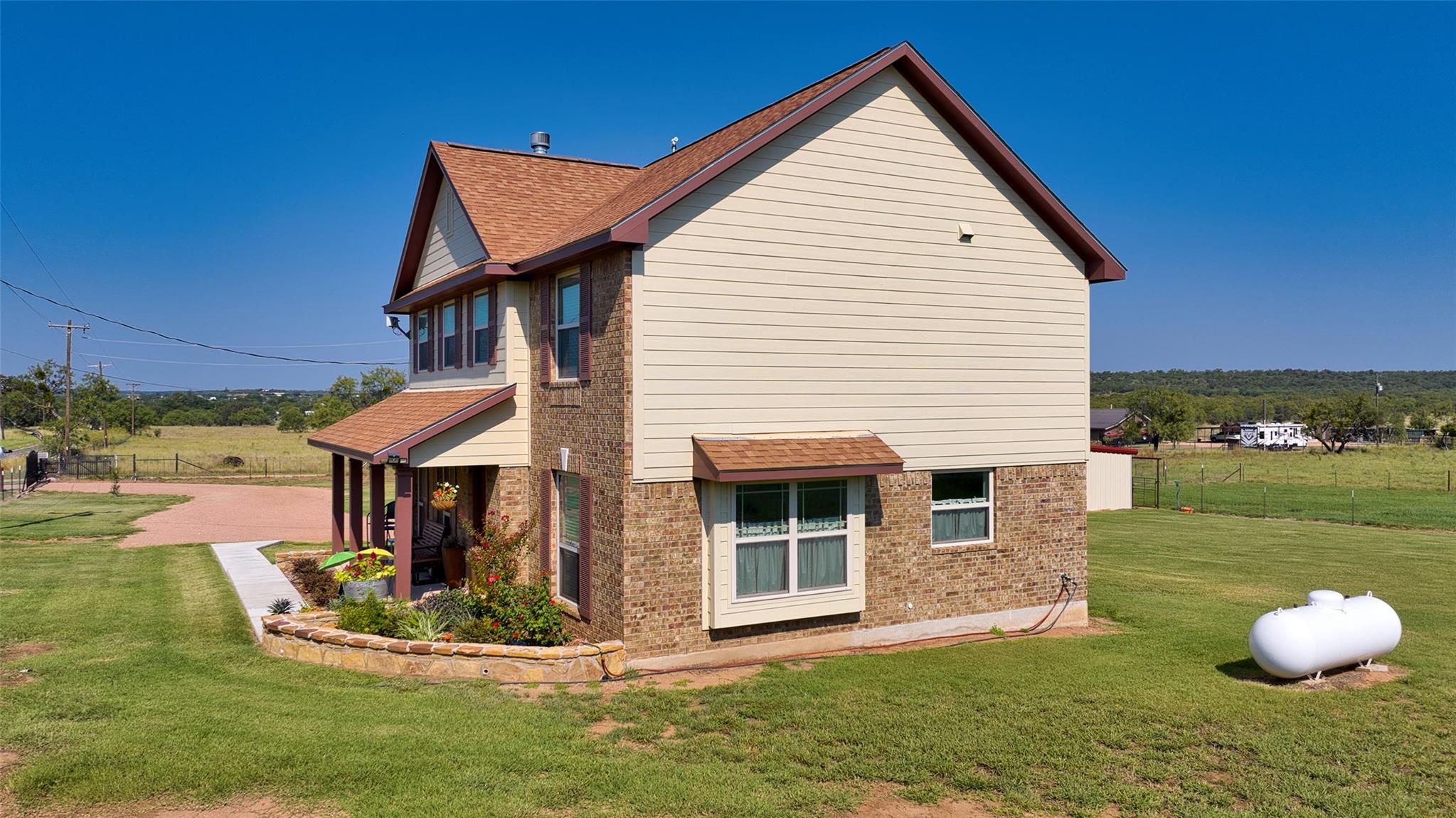 1004 E Pontotoc St, Mason, TX 76856