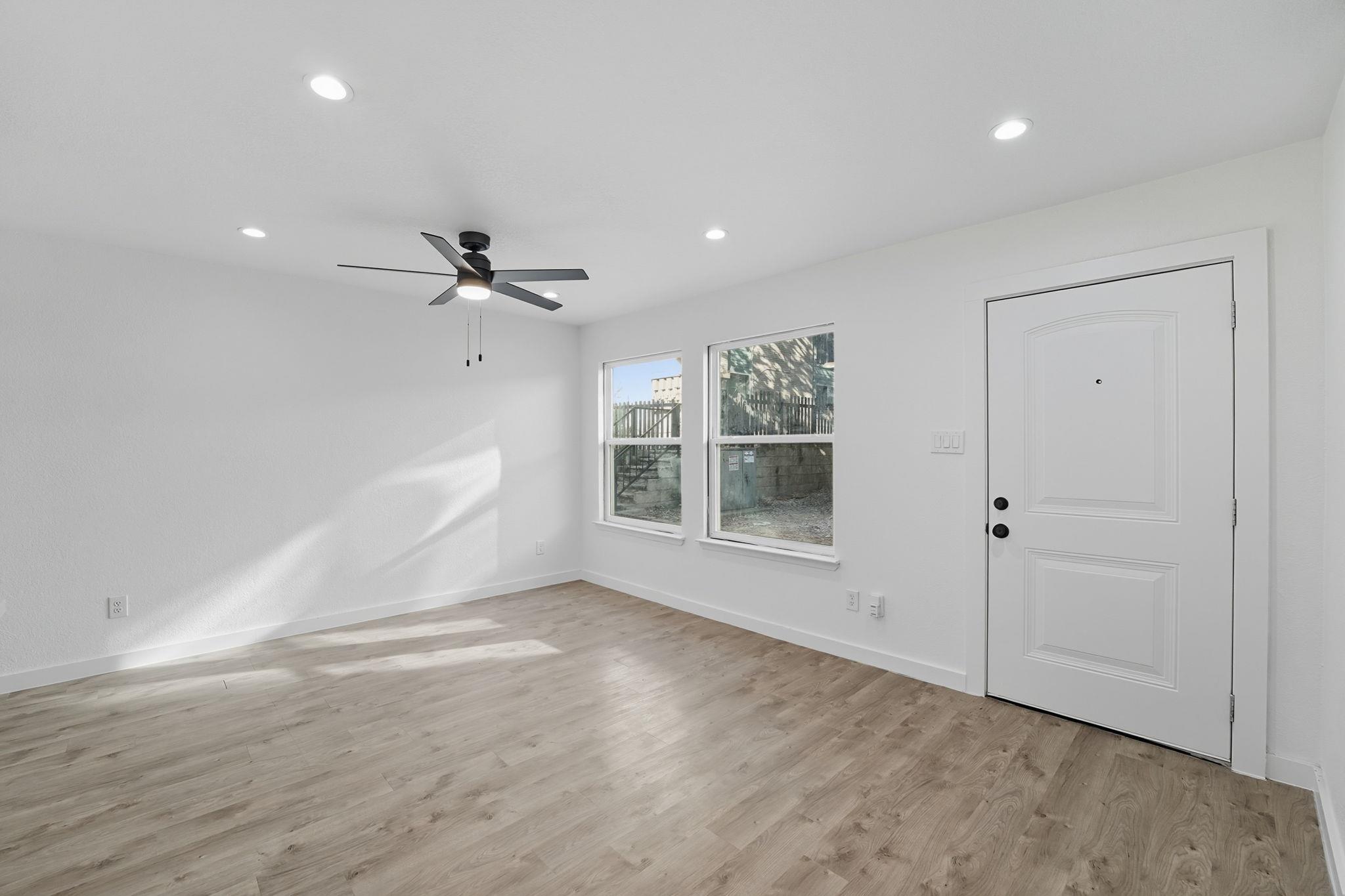 2124 Burton Dr # 133, Austin, TX 78741