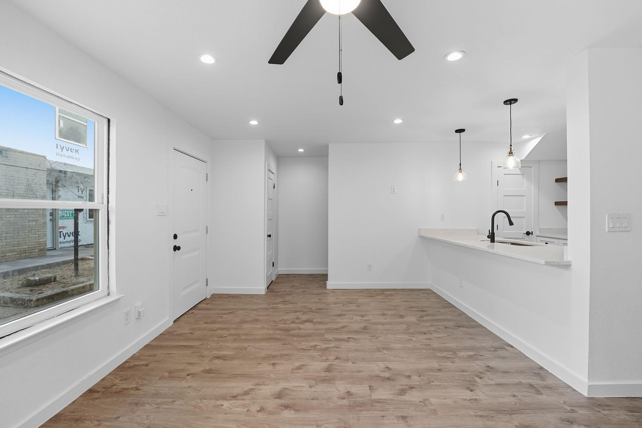 2124 Burton Dr # 133, Austin, TX 78741