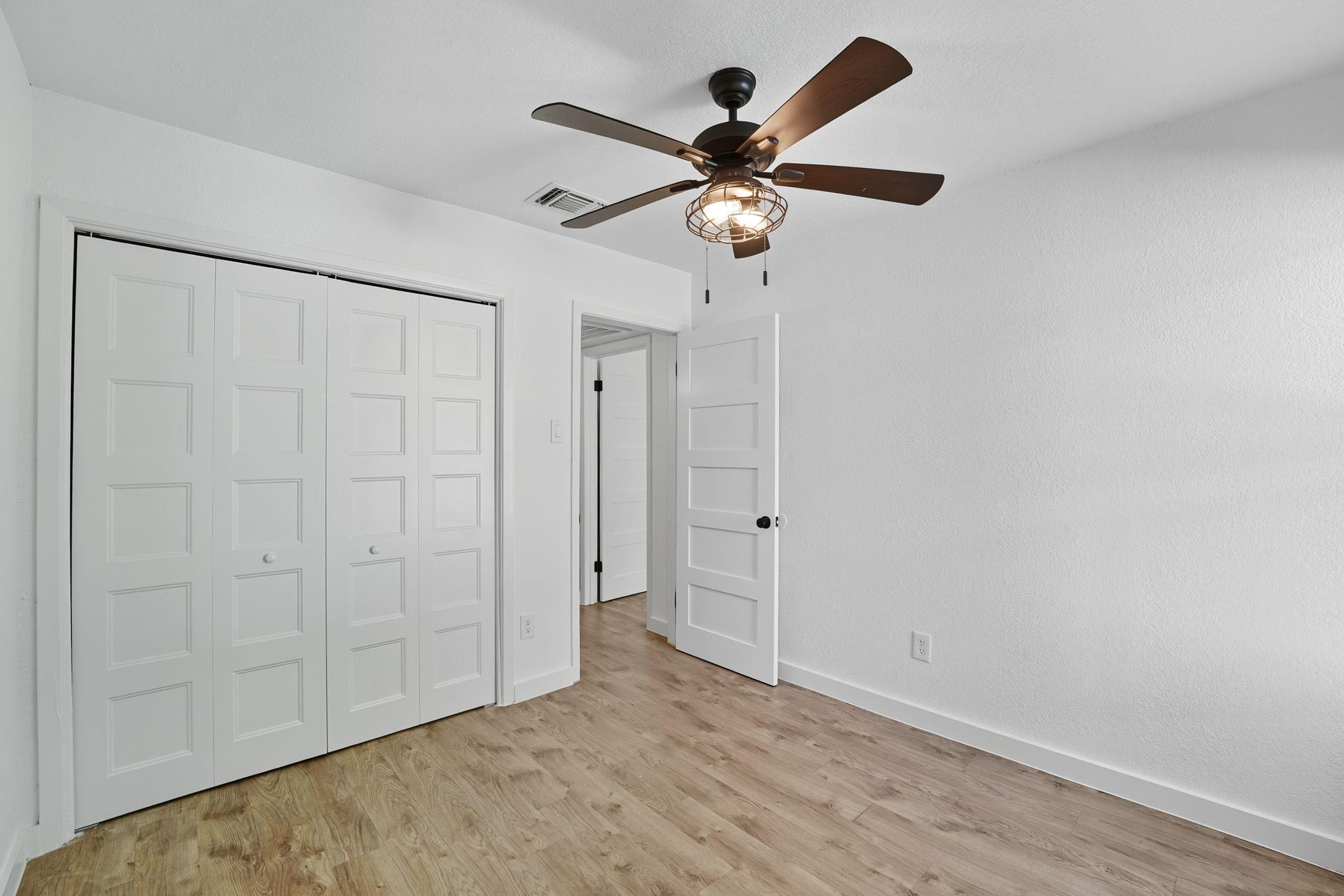 2124 Burton Dr # 133, Austin, TX 78741