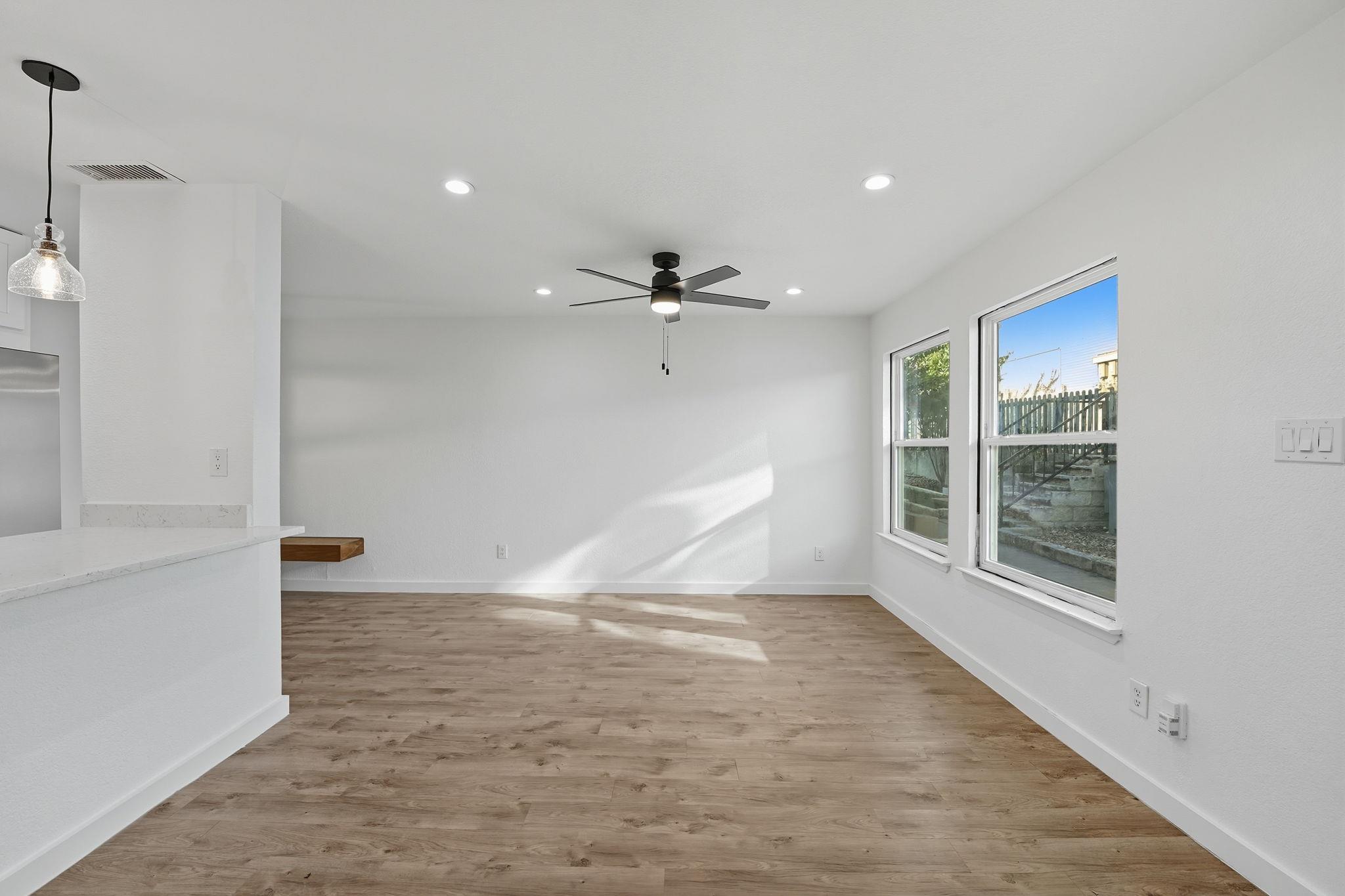 2124 Burton Dr # 133, Austin, TX 78741