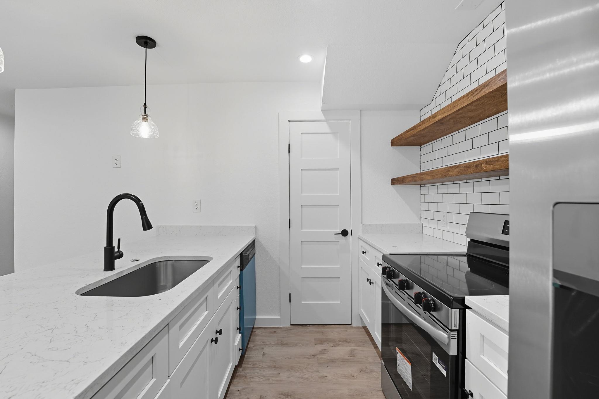 2124 Burton Dr # 133, Austin, TX 78741