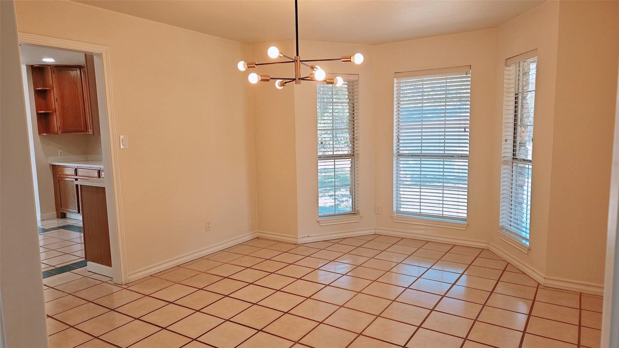 105 Meadow Dr, Georgetown, TX 78633