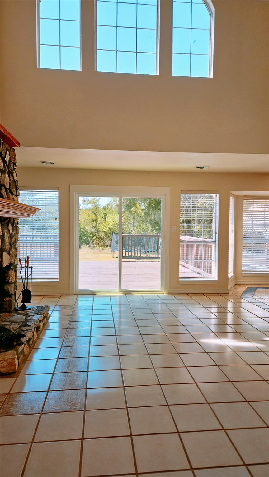 105 Meadow Dr, Georgetown, TX 78633