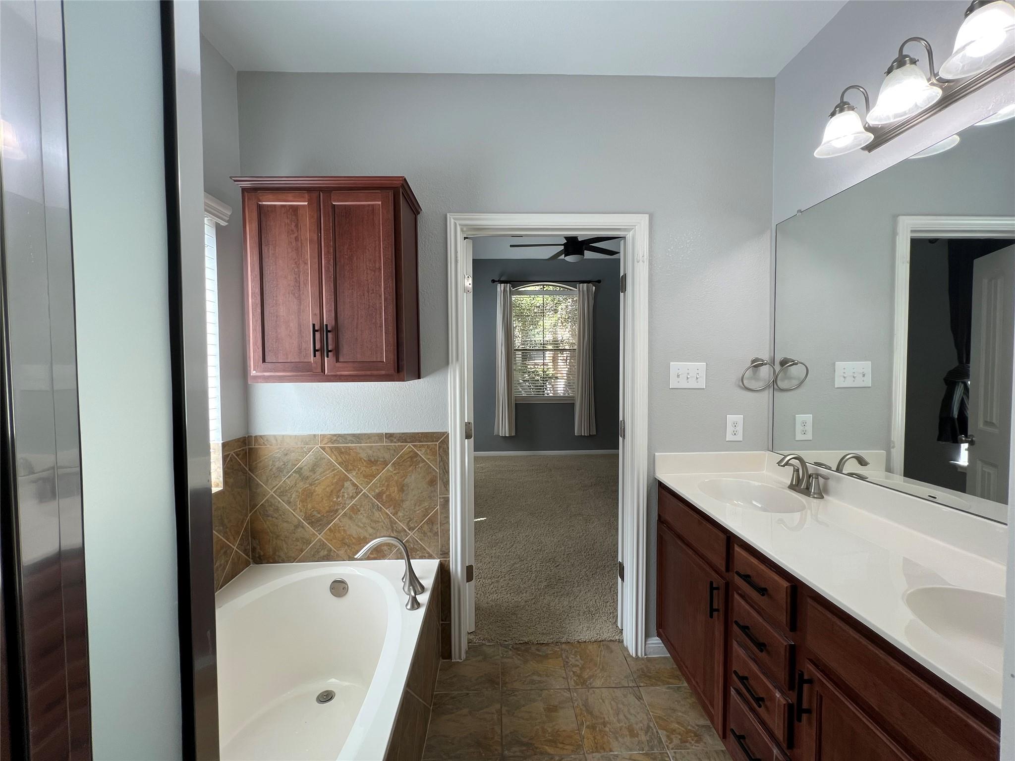 11400 W Parmer Ln # 31, Cedar Park, TX 78613