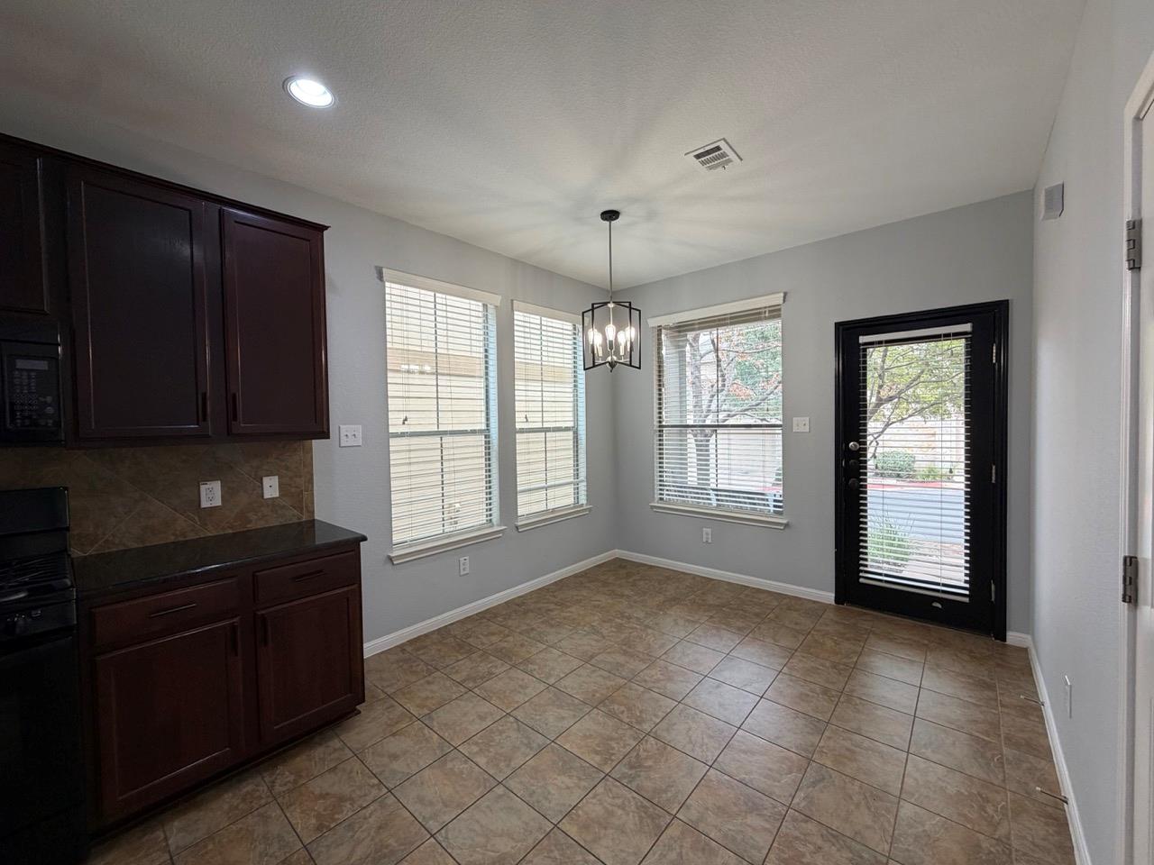 11400 W Parmer Ln # 31, Cedar Park, TX 78613