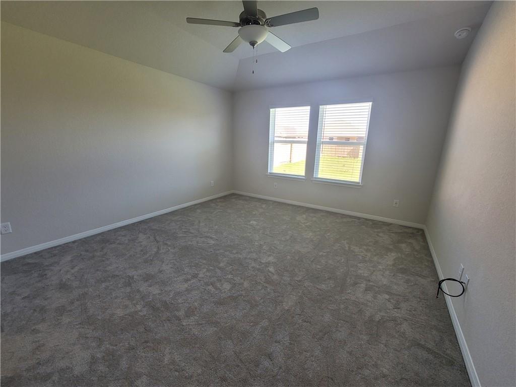 105 Sarnella Way, Hutto, TX 78634