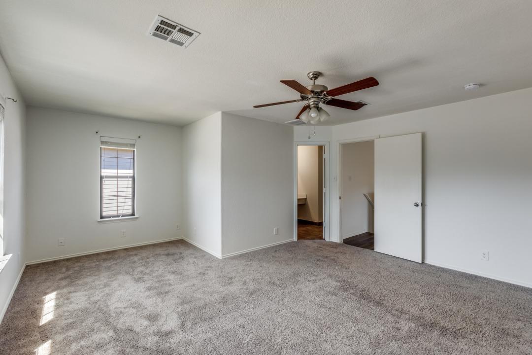 721 New Bridge Dr, Kyle, TX 78640