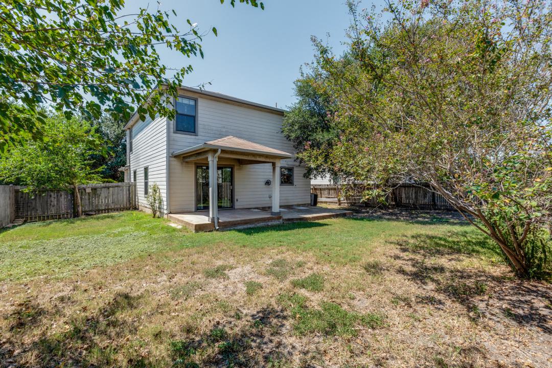 721 New Bridge Dr, Kyle, TX 78640