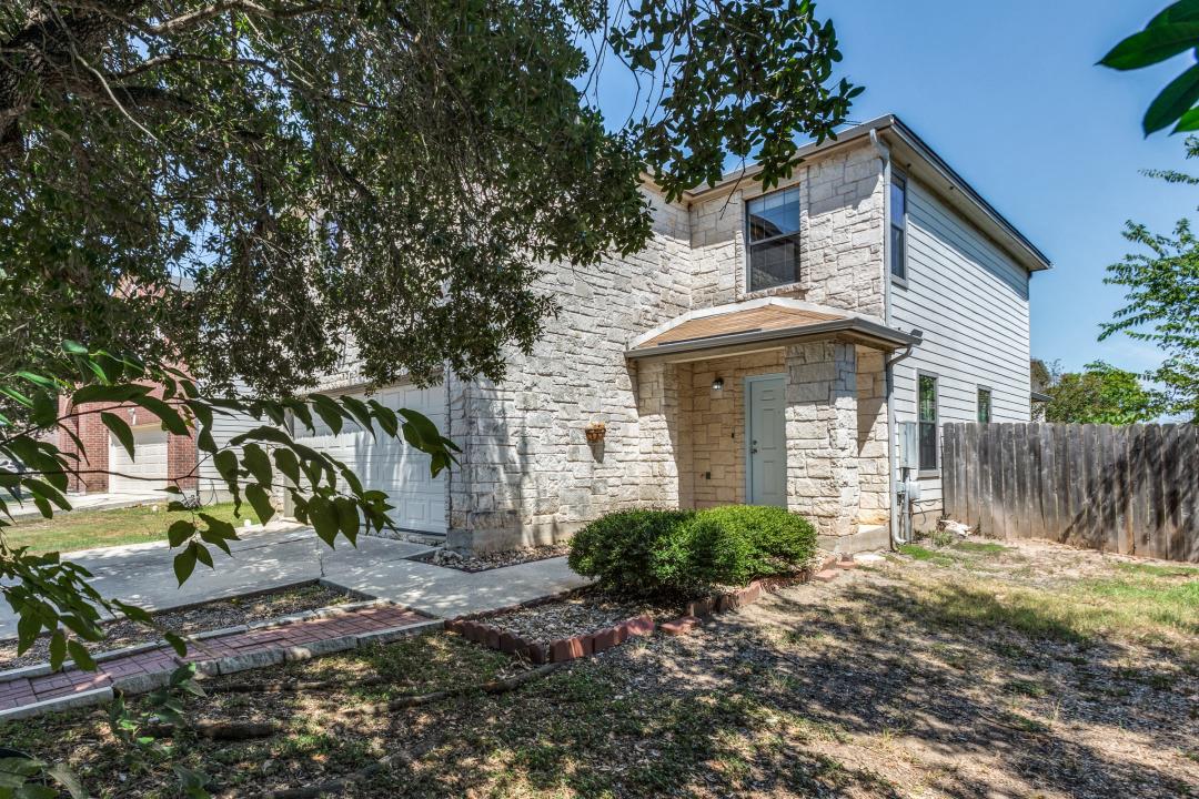 721 New Bridge Dr, Kyle, TX 78640