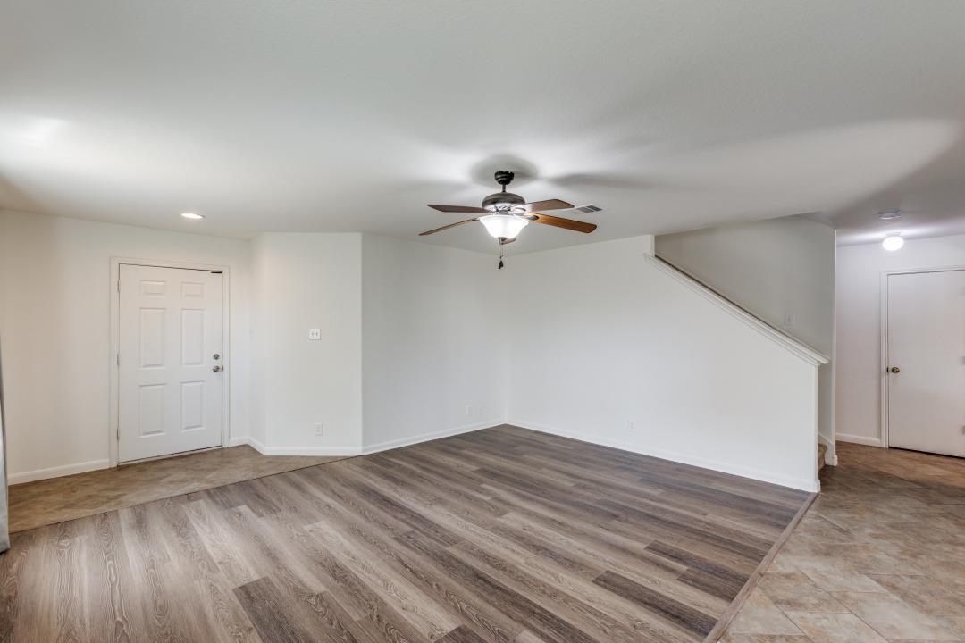 721 New Bridge Dr, Kyle, TX 78640