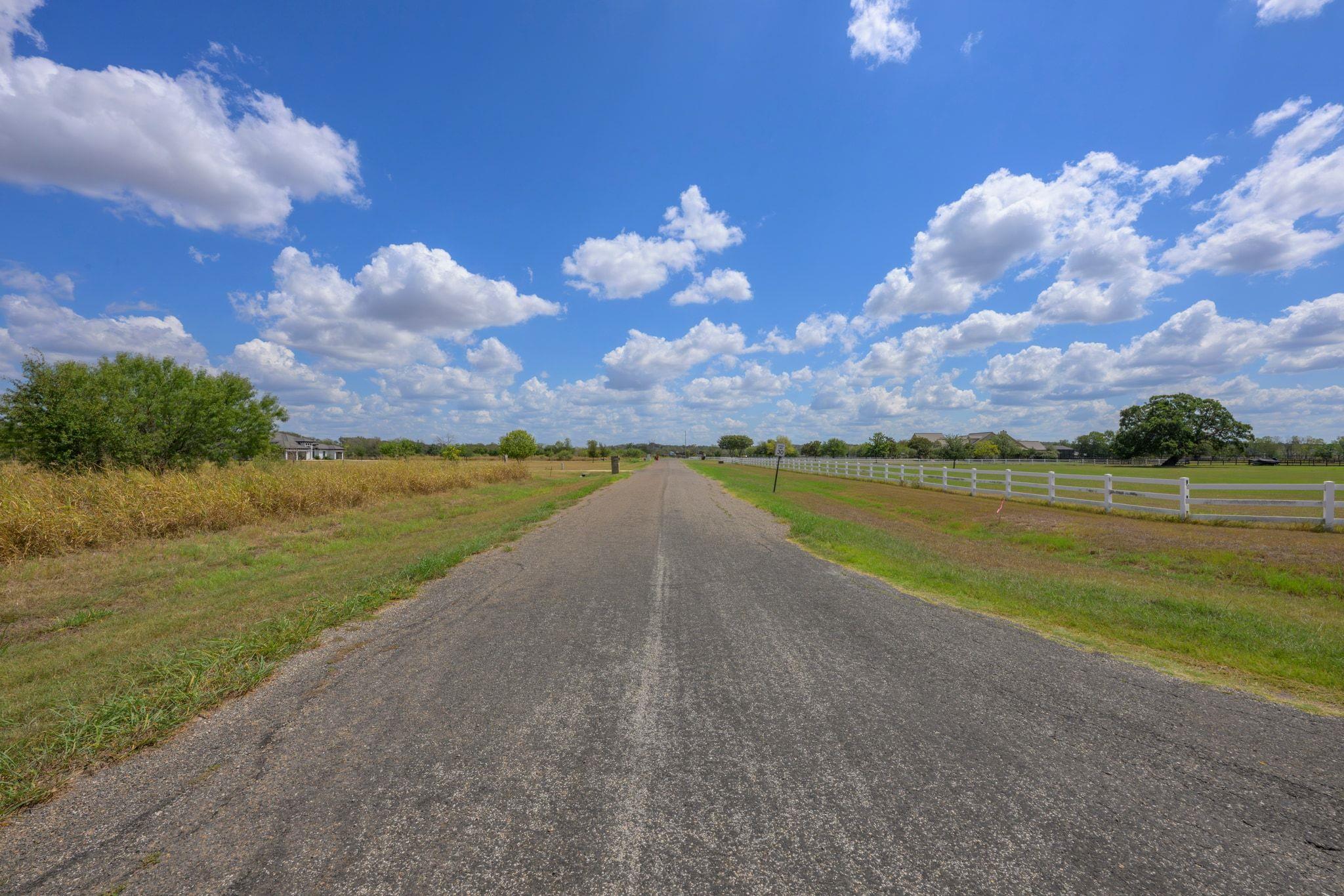 100 Colorado Blf, Cedar Creek, TX 78612