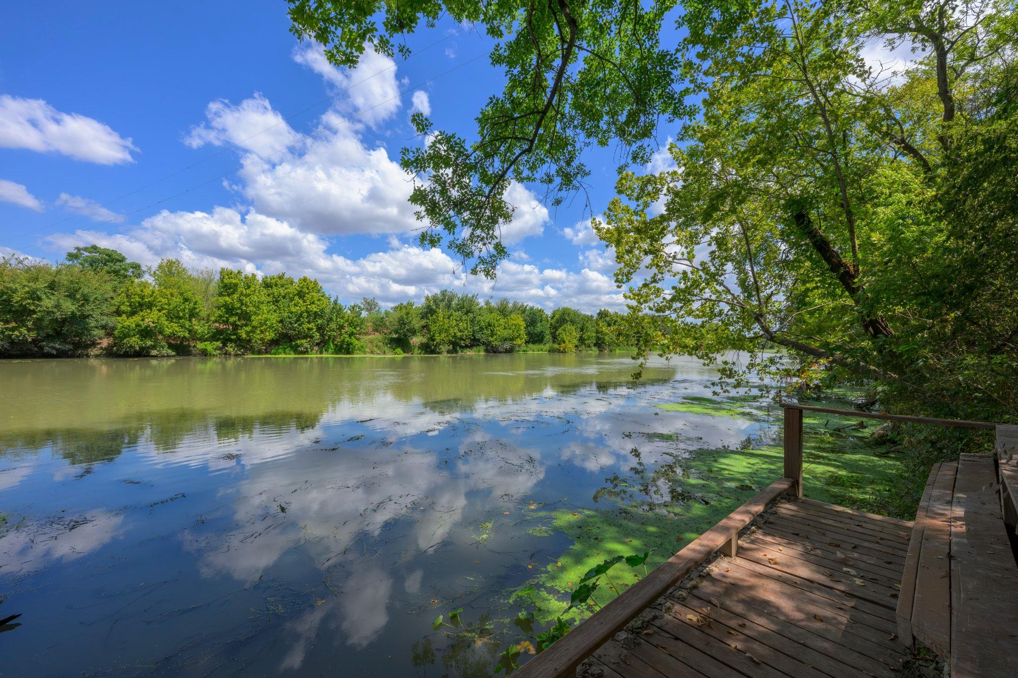 100 Colorado Blf, Cedar Creek, TX 78612