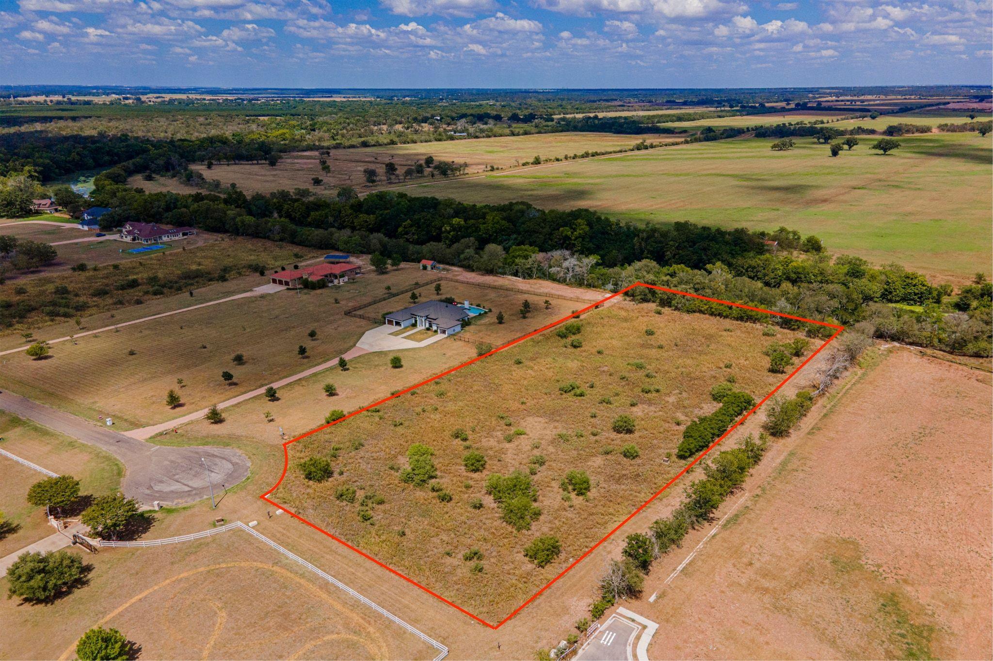 100 Colorado Blf, Cedar Creek, TX 78612