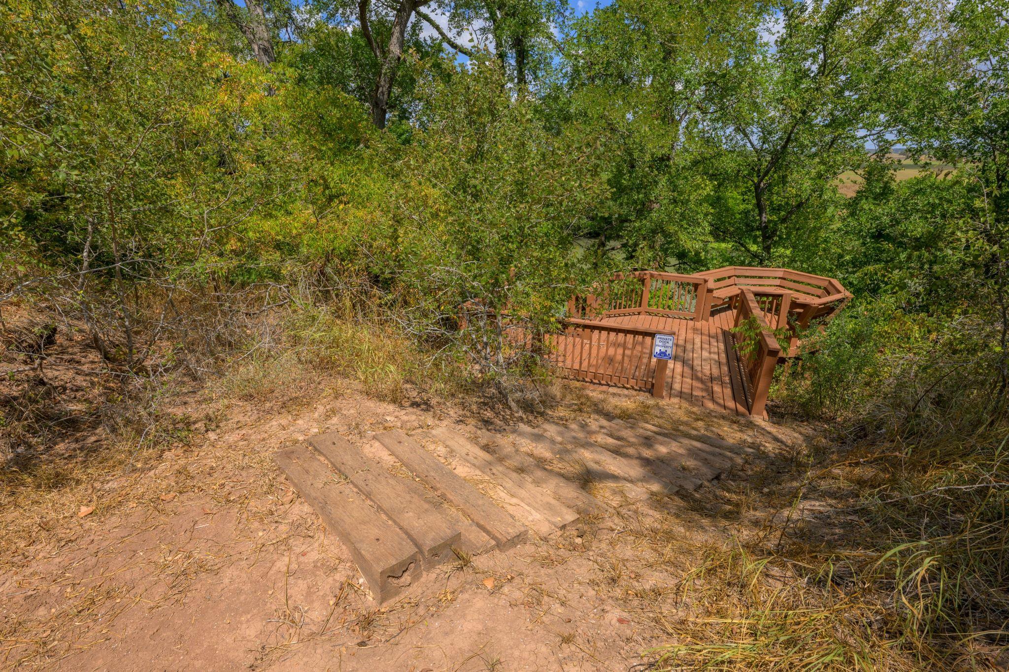 100 Colorado Blf, Cedar Creek, TX 78612