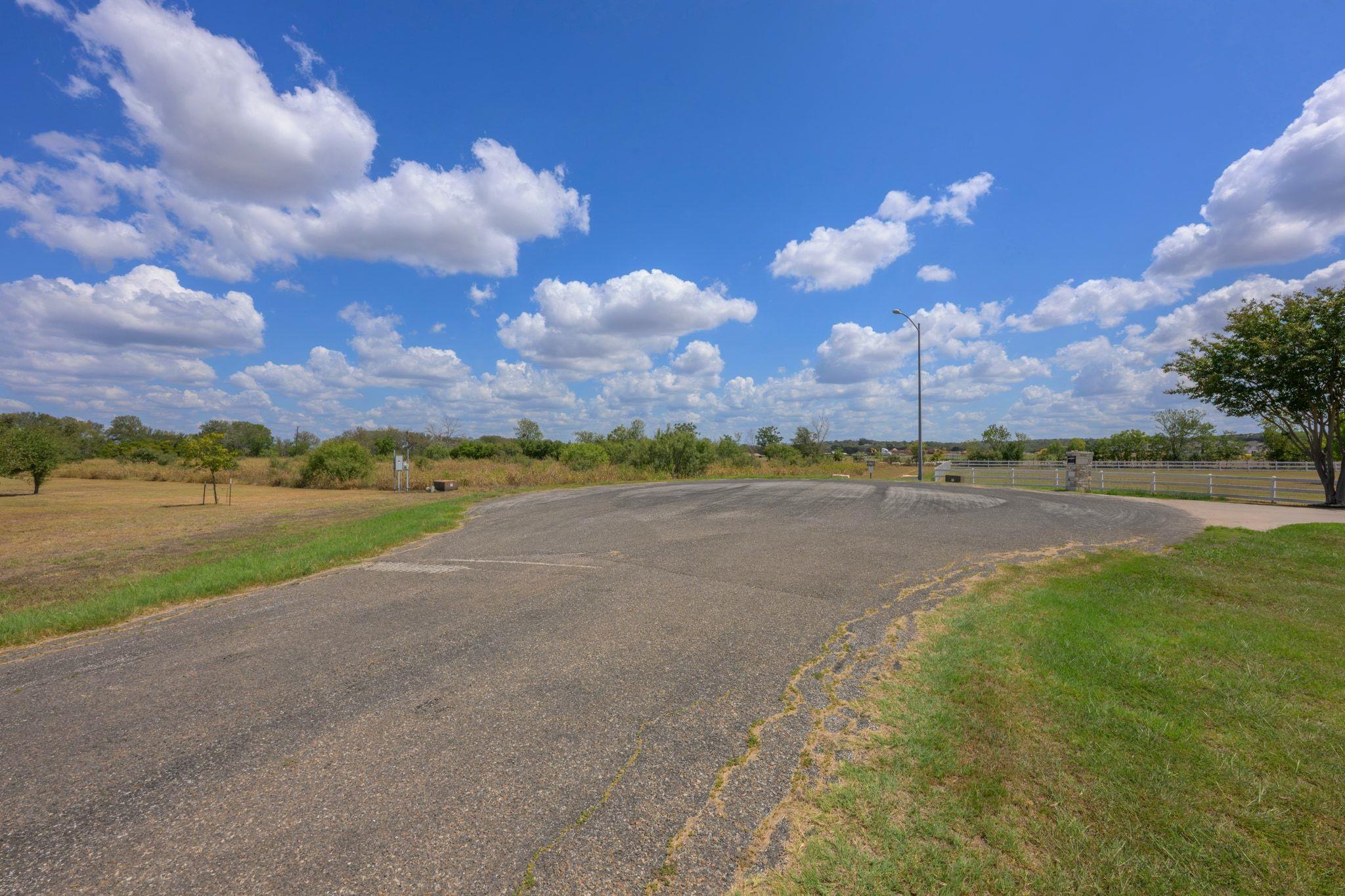 100 Colorado Blf, Cedar Creek, TX 78612