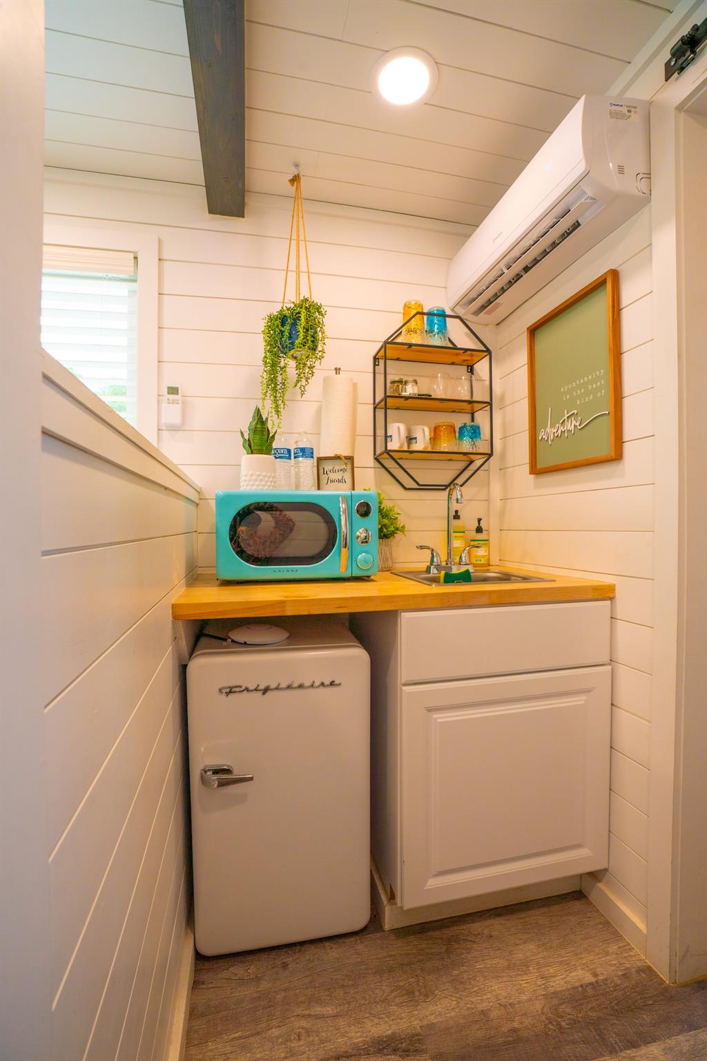 8502 E Us 290, Johnson City, TX 78636