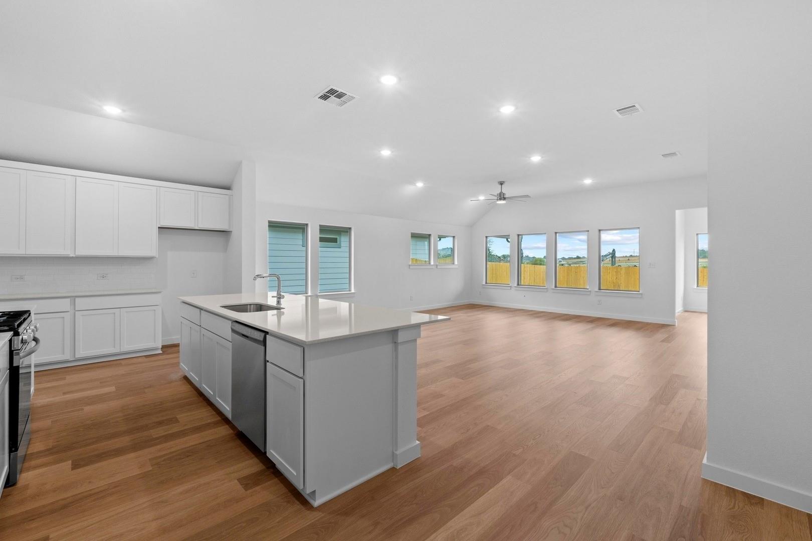 100 Mandeville Dr, Hutto, TX 78634