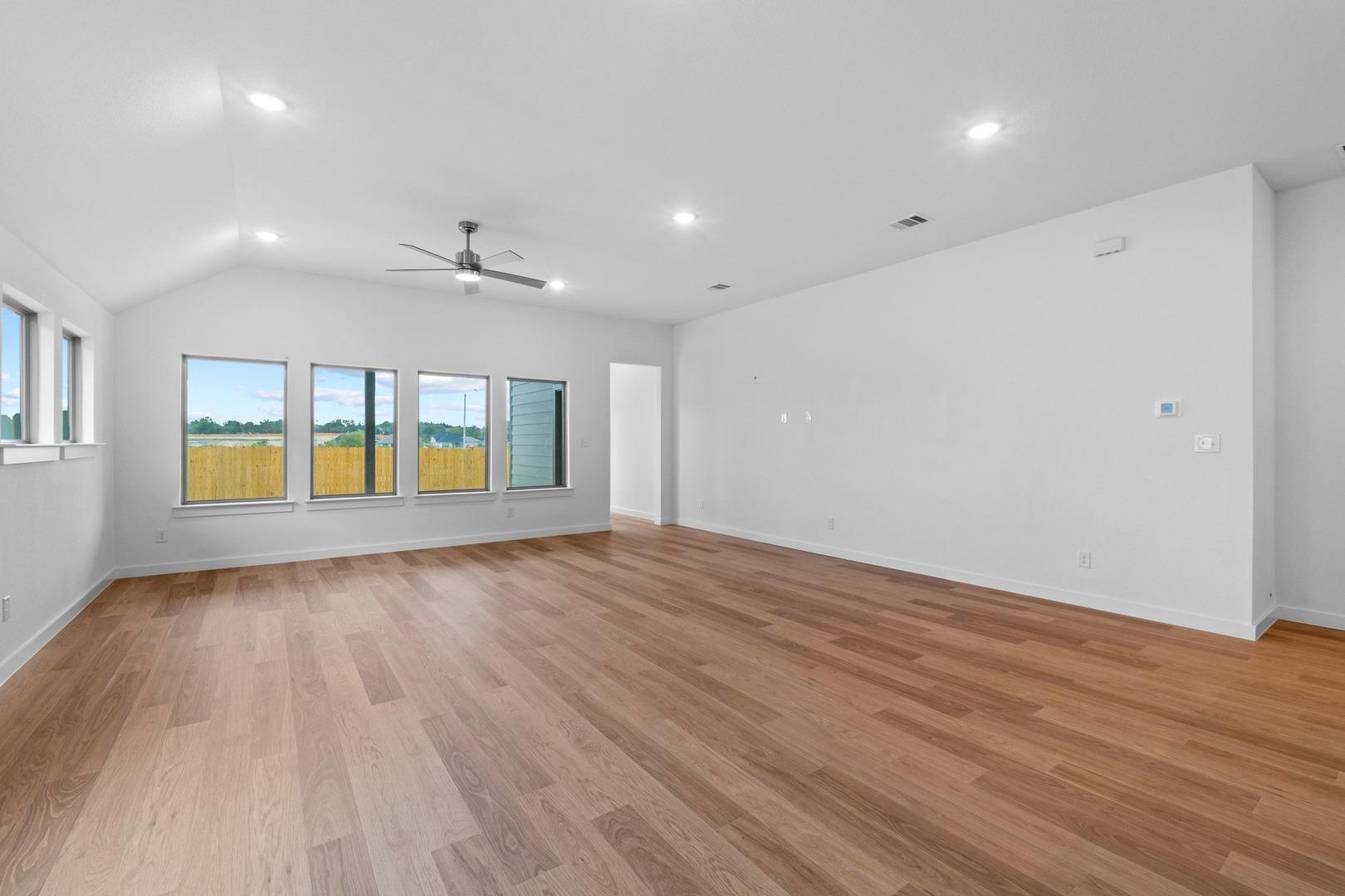 100 Mandeville Dr, Hutto, TX 78634