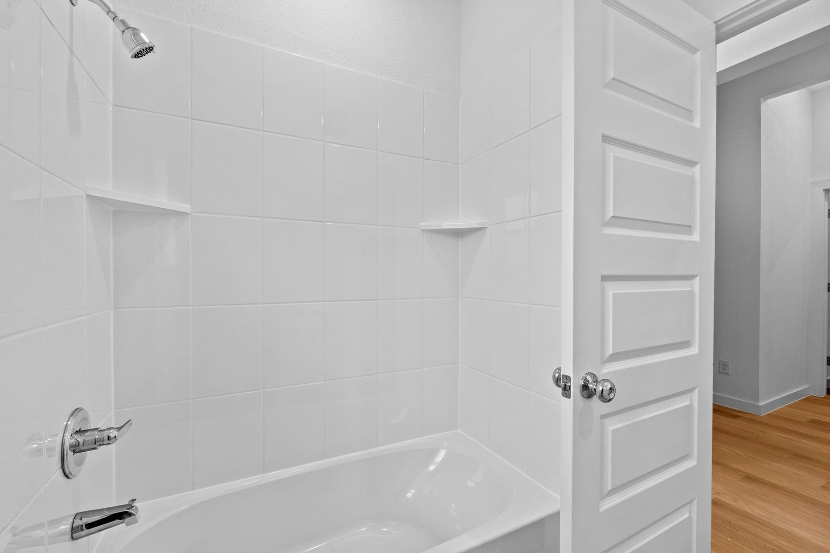 100 Mandeville Dr, Hutto, TX 78634