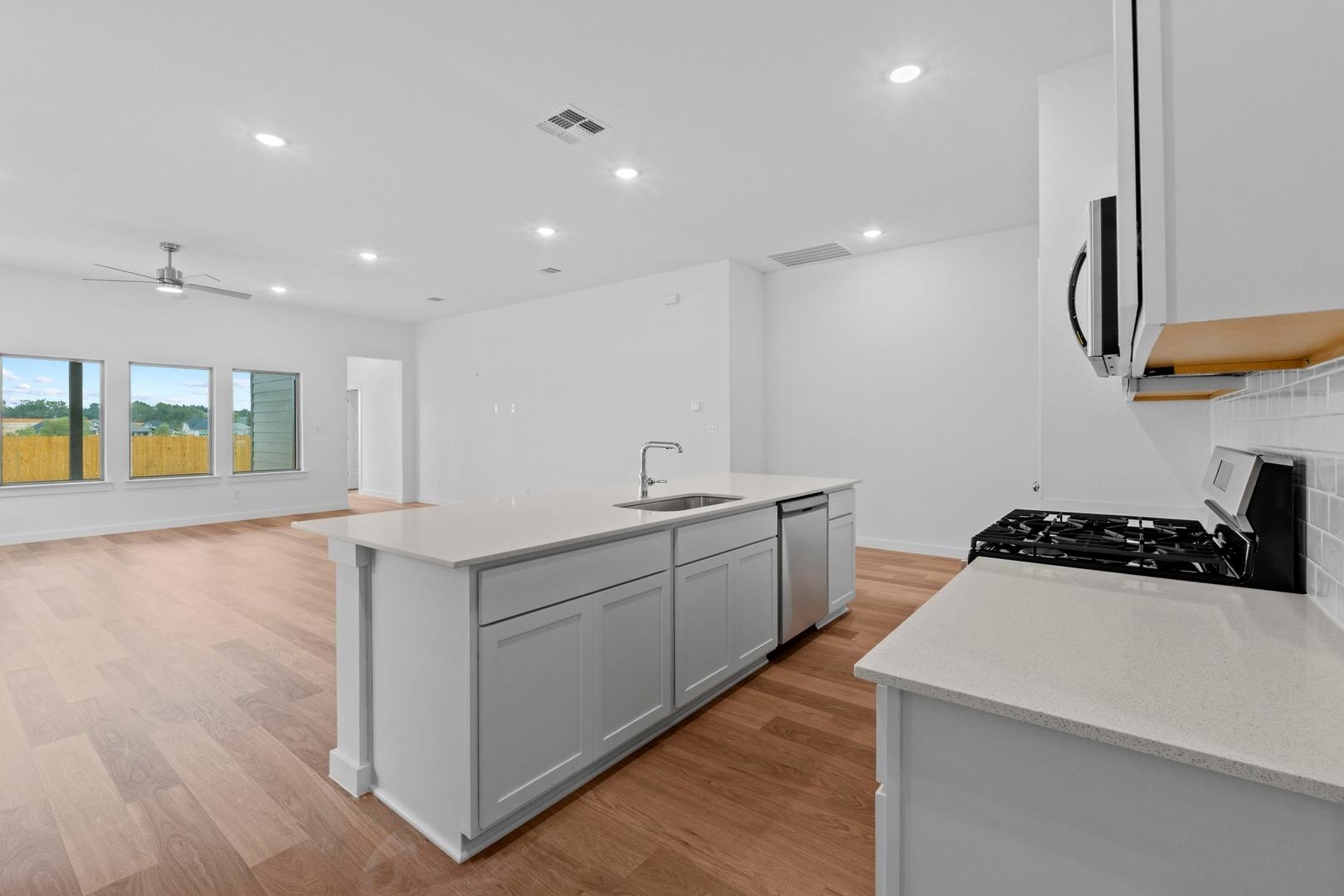 100 Mandeville Dr, Hutto, TX 78634