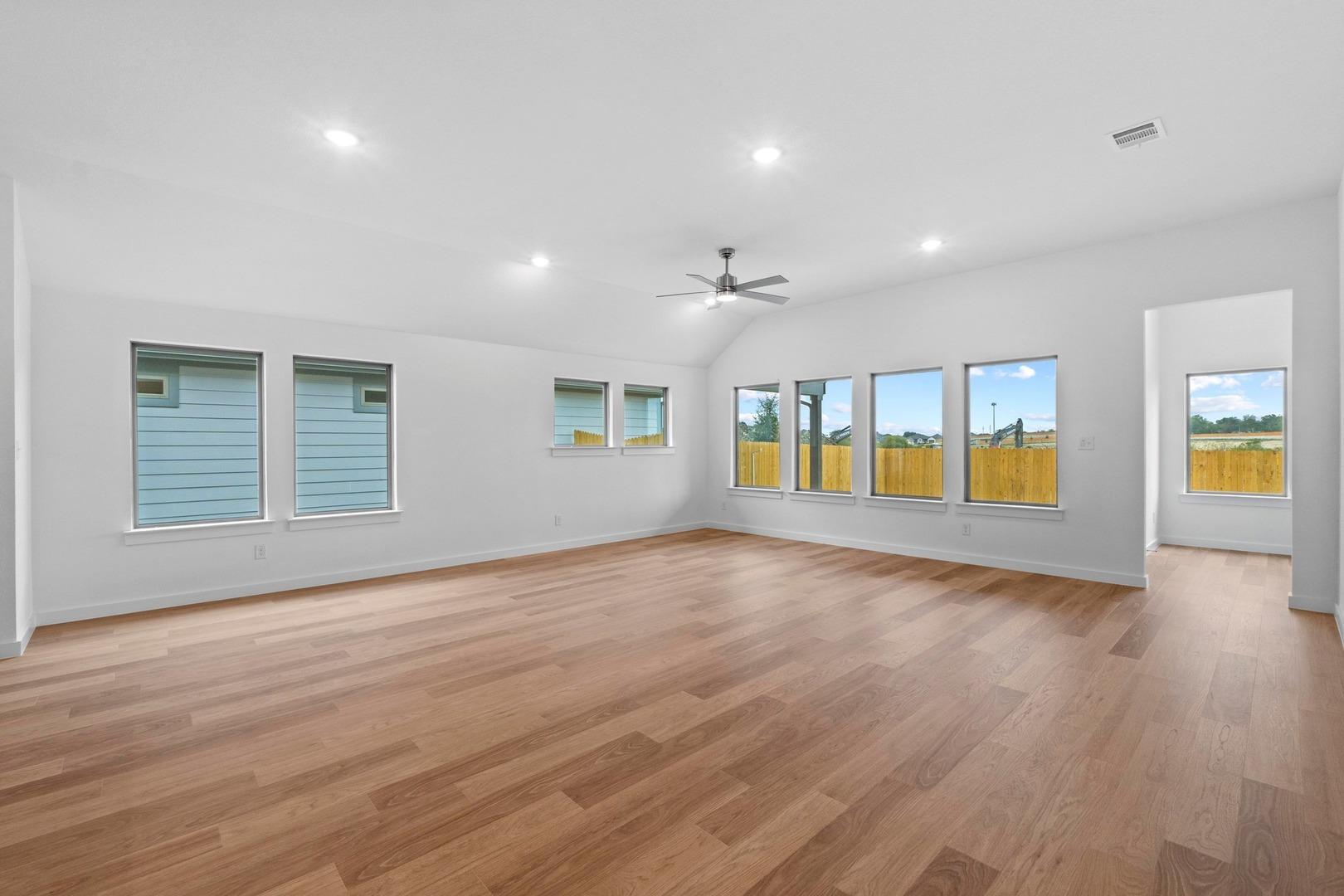 100 Mandeville Dr, Hutto, TX 78634