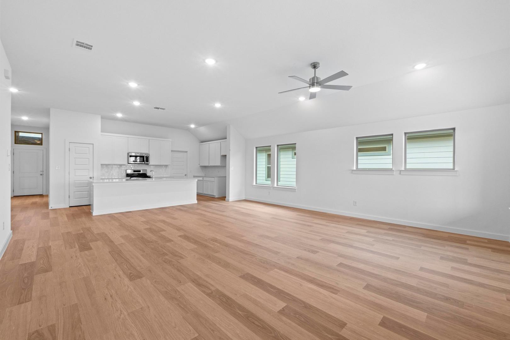 100 Mandeville Dr, Hutto, TX 78634