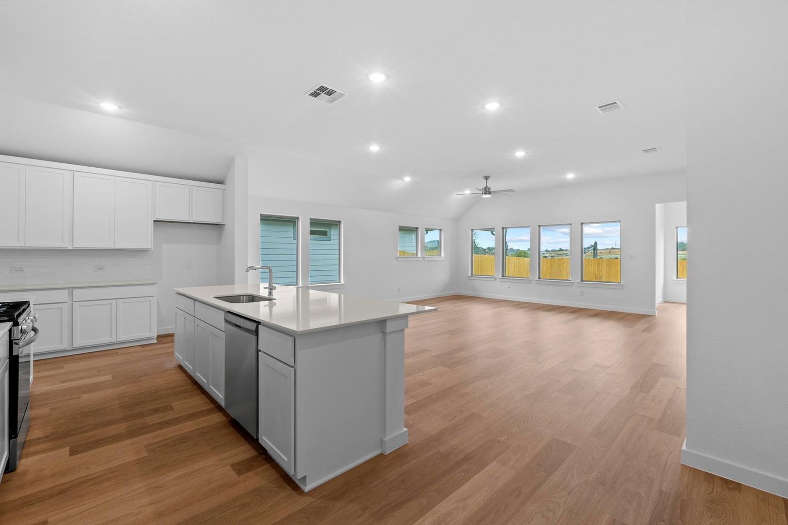 100 Mandeville Dr, Hutto, TX 78634