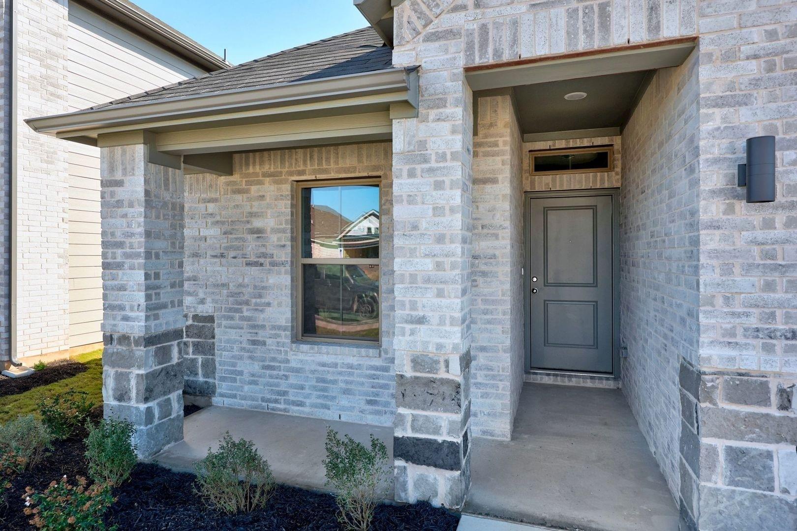 102 Mandeville Dr, Hutto, TX 78634