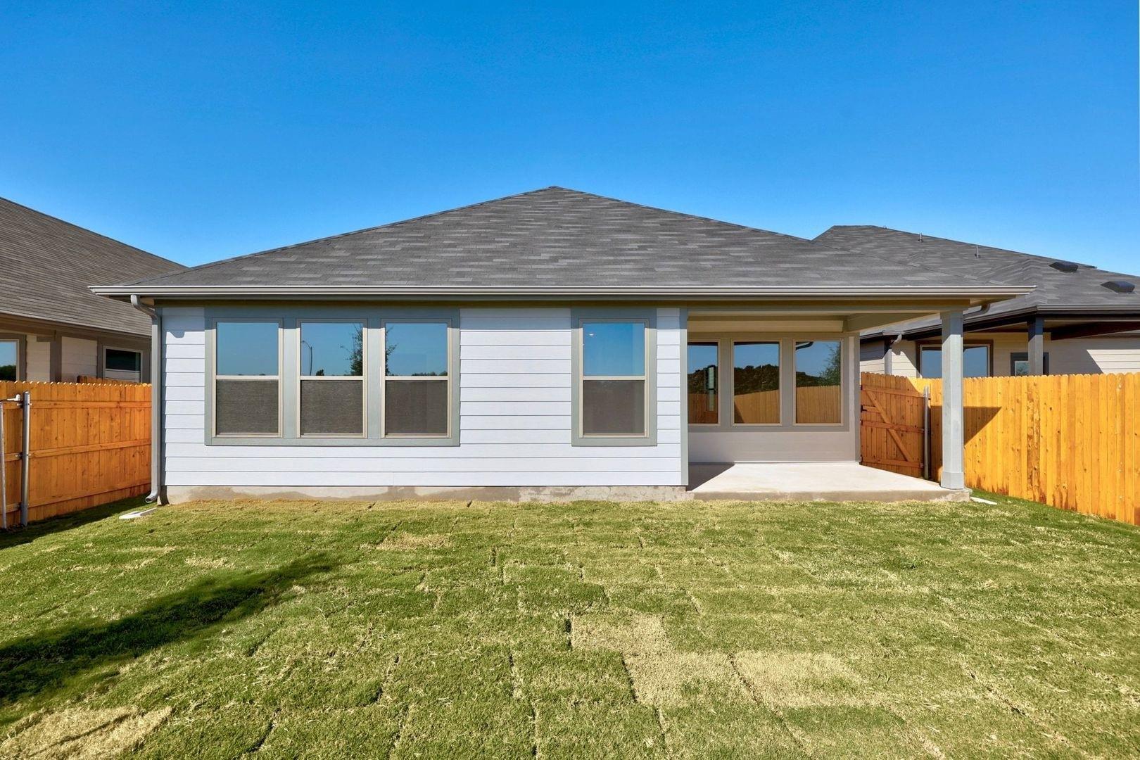 102 Mandeville Dr, Hutto, TX 78634