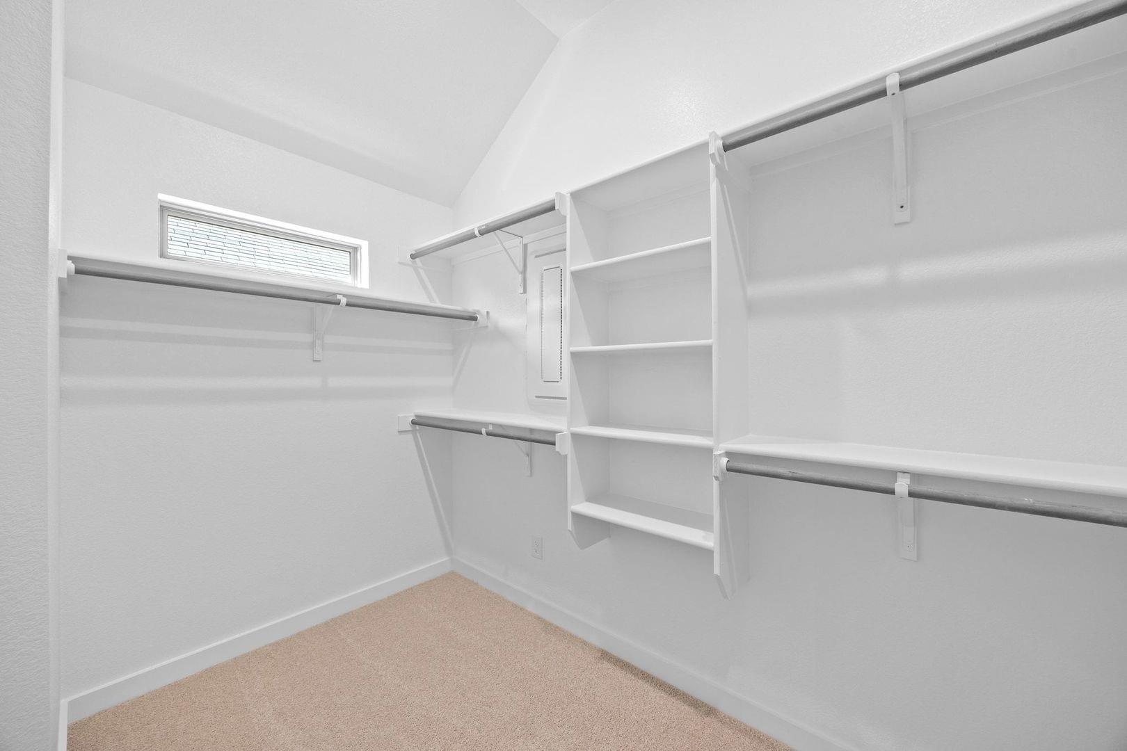 102 Mandeville Dr, Hutto, TX 78634