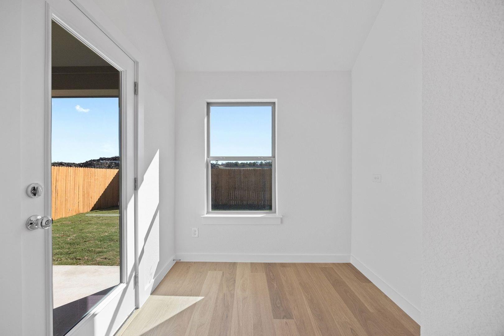 102 Mandeville Dr, Hutto, TX 78634