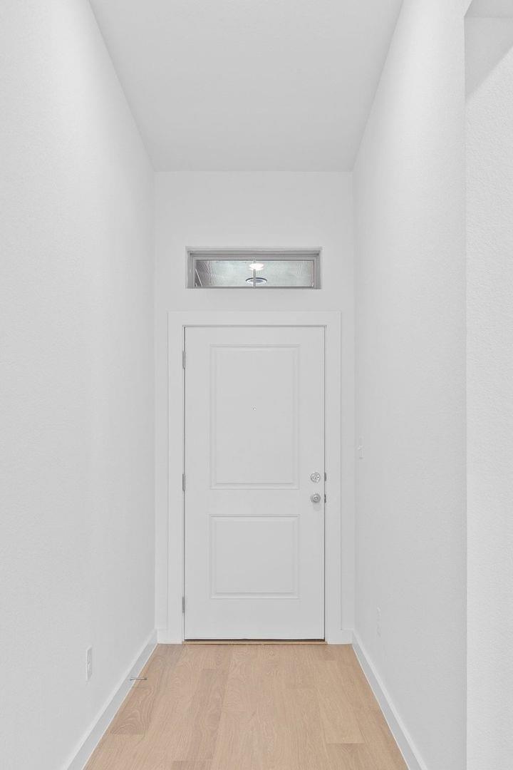 102 Mandeville Dr, Hutto, TX 78634