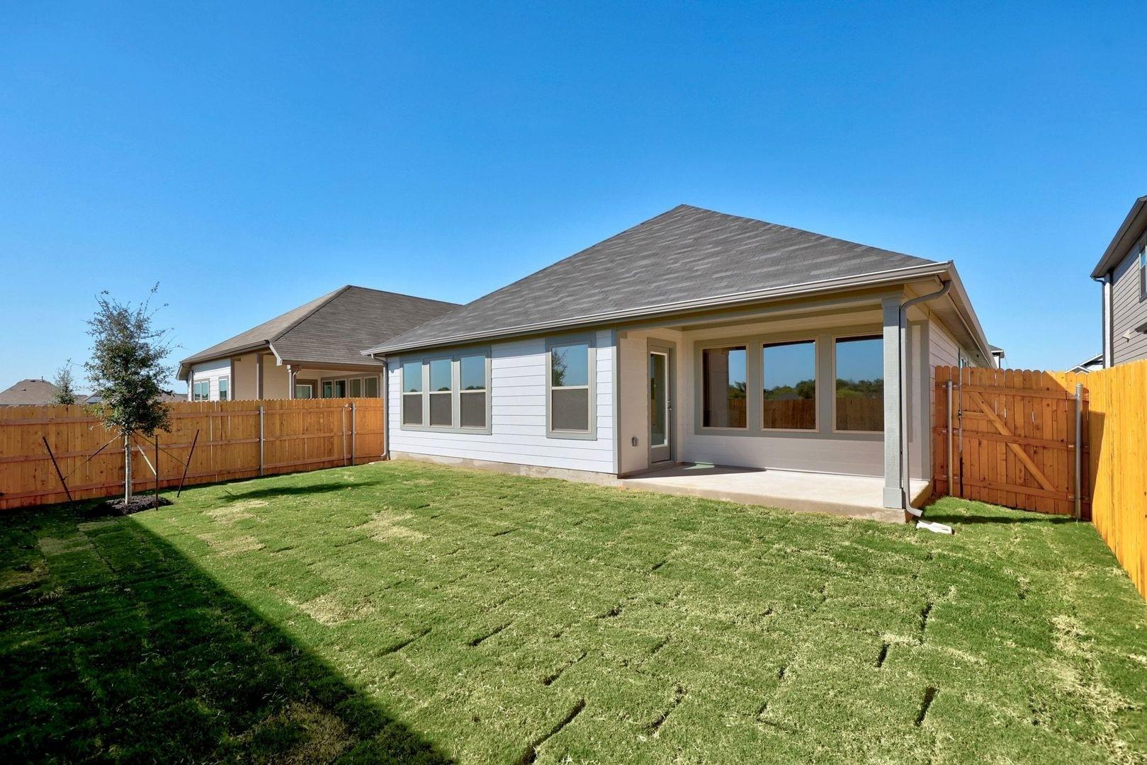 102 Mandeville Dr, Hutto, TX 78634