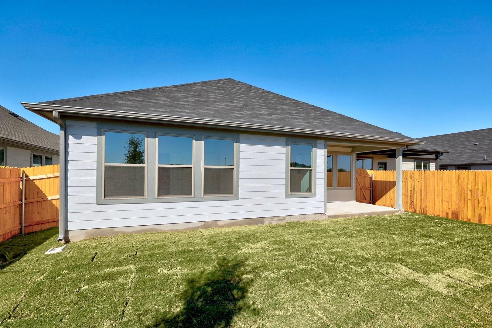 102 Mandeville Dr, Hutto, TX 78634