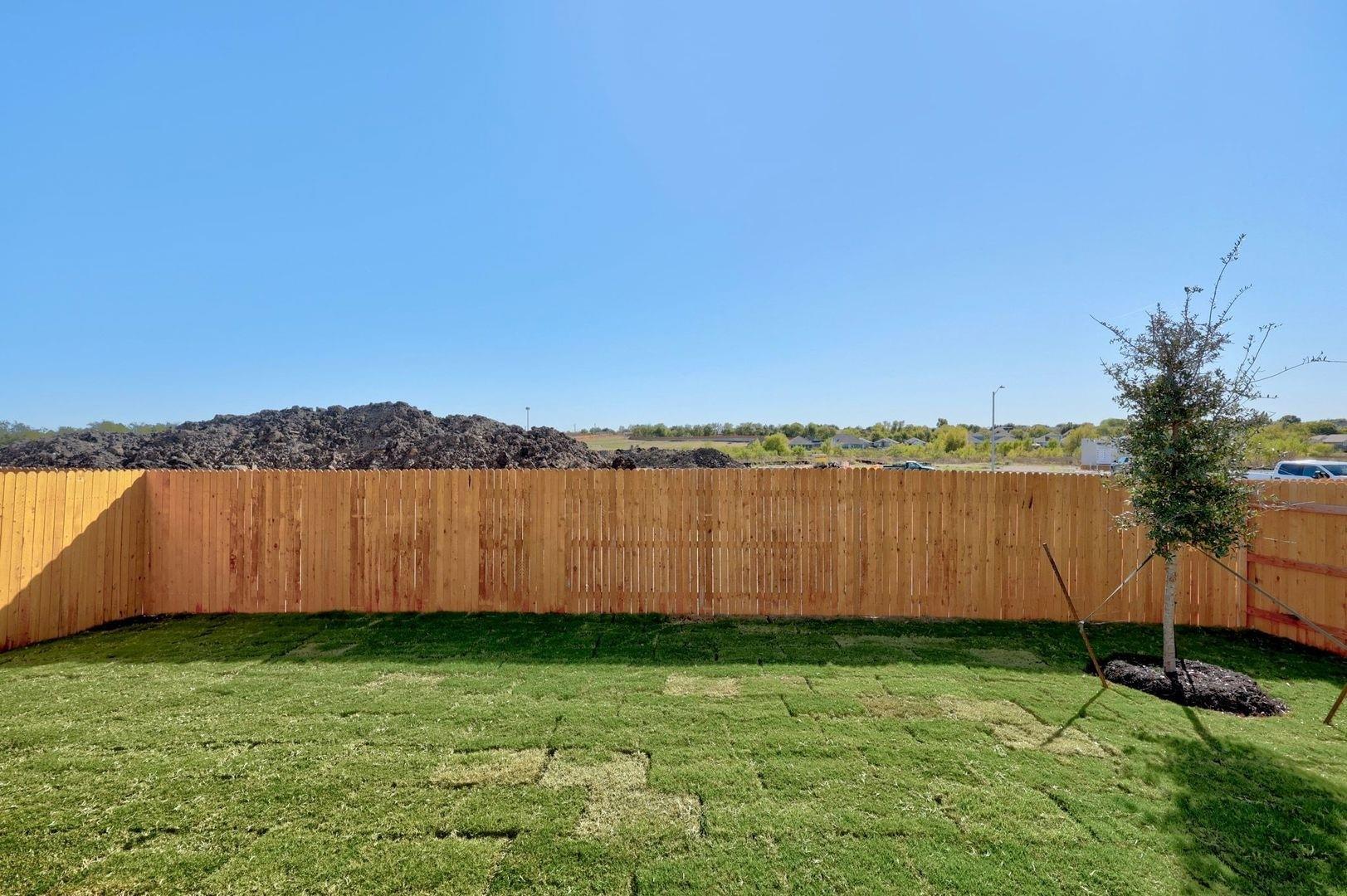 102 Mandeville Dr, Hutto, TX 78634