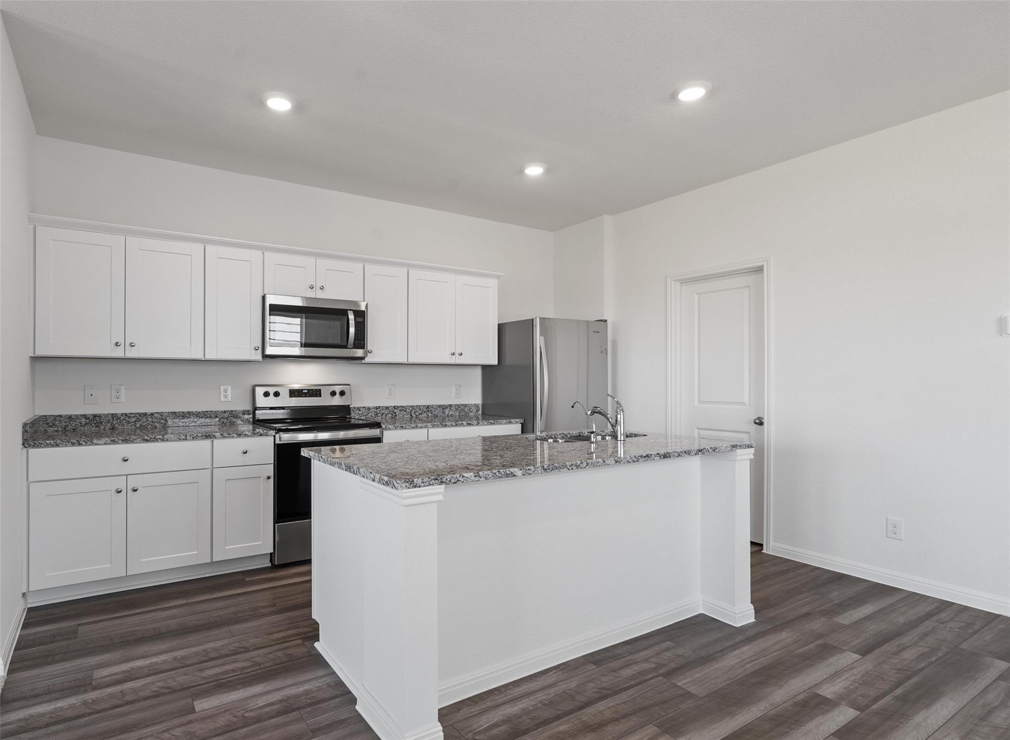 700 Gemsbok Dr, Hutto, TX 78634