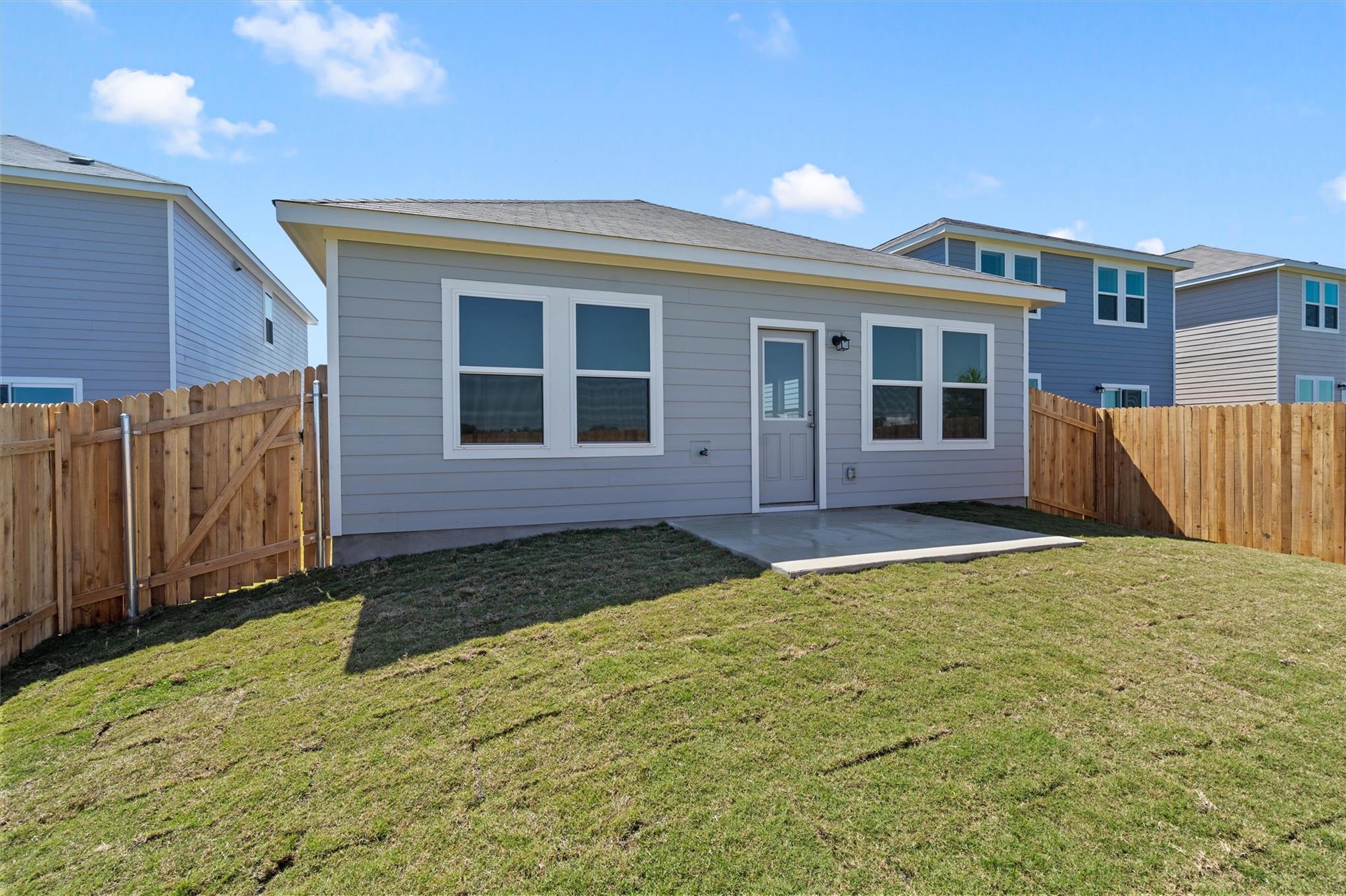 700 Gemsbok Dr, Hutto, TX 78634