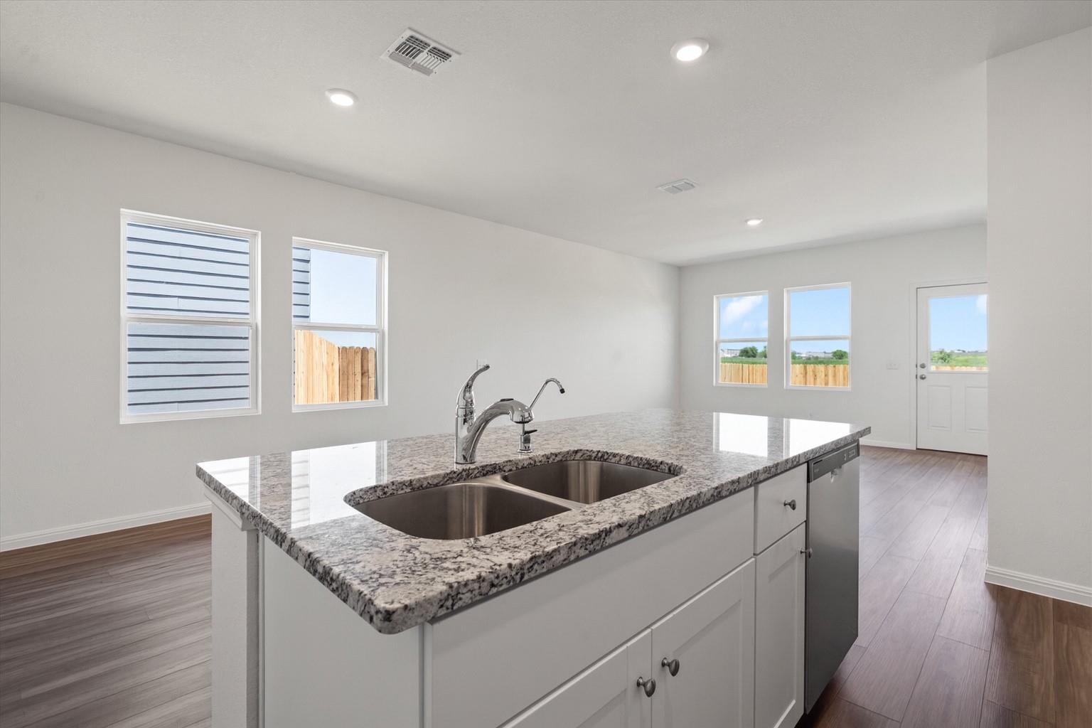 700 Gemsbok Dr, Hutto, TX 78634