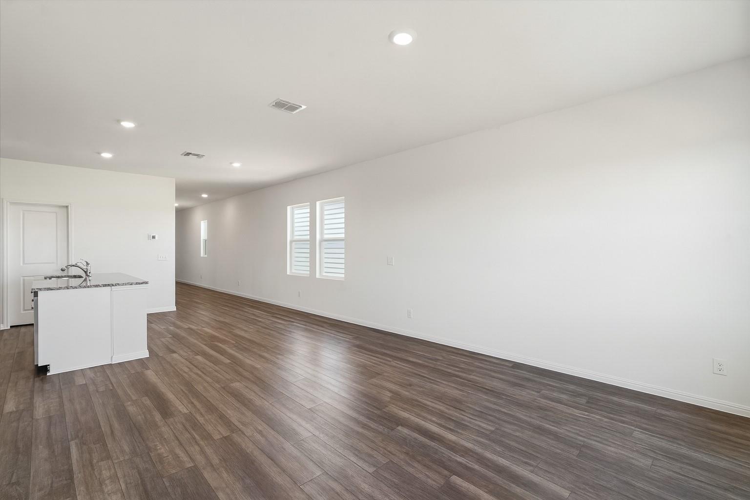 700 Gemsbok Dr, Hutto, TX 78634