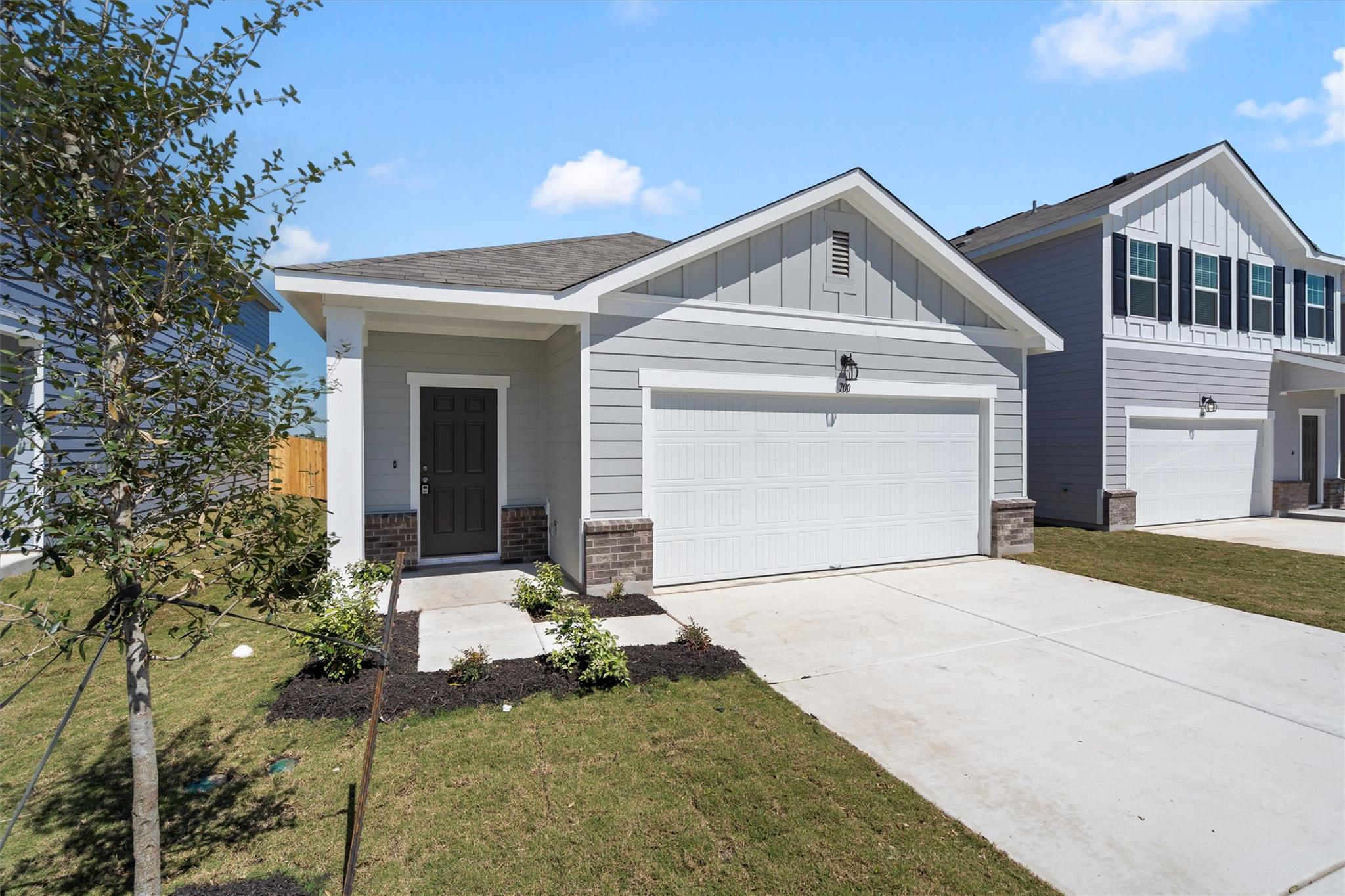 700 Gemsbok Dr, Hutto, TX 78634