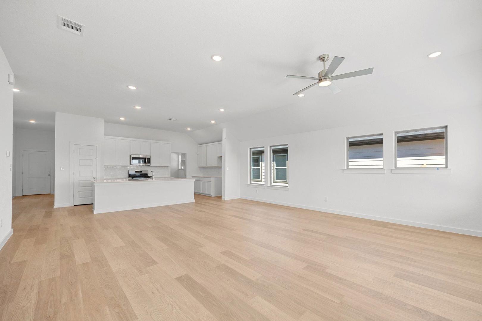 106 Mandeville Dr, Hutto, TX 78634