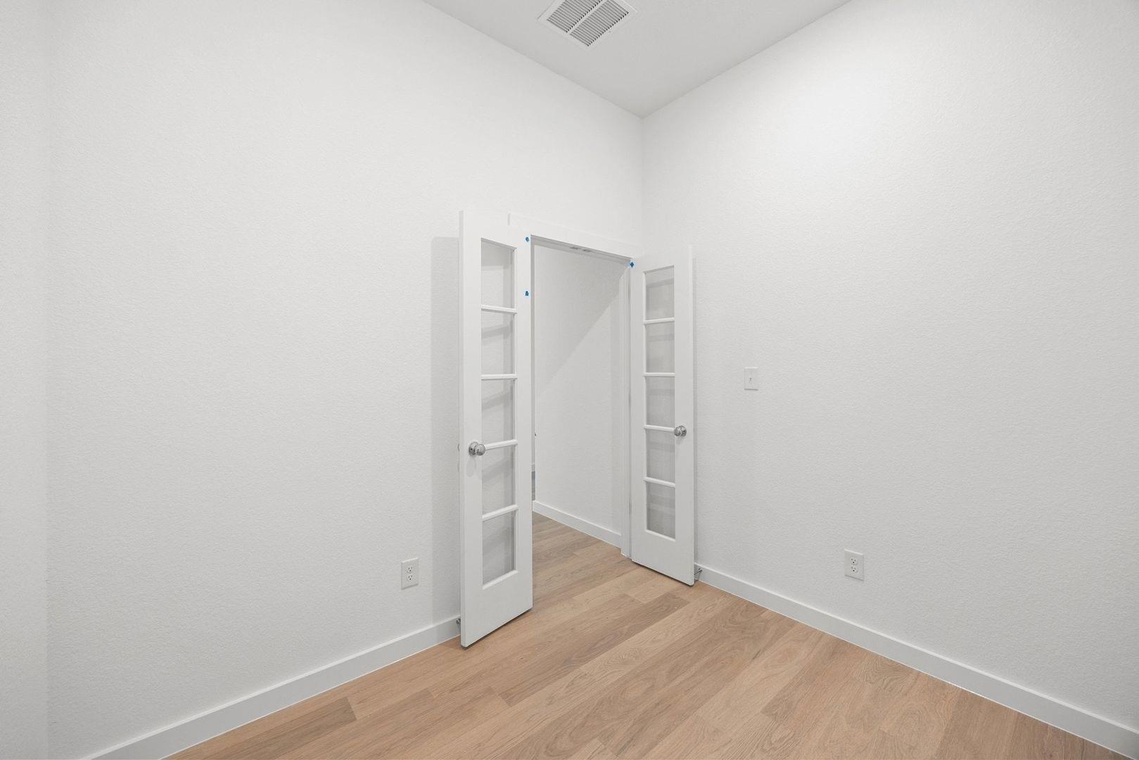 106 Mandeville Dr, Hutto, TX 78634