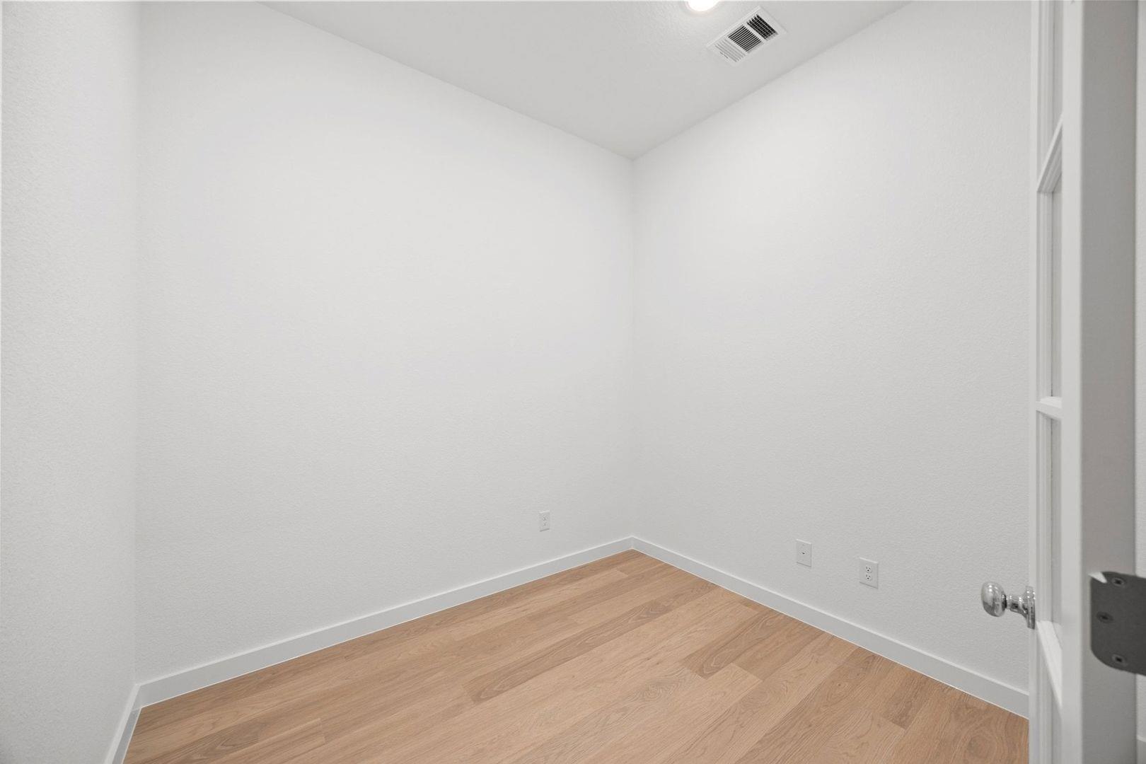 106 Mandeville Dr, Hutto, TX 78634