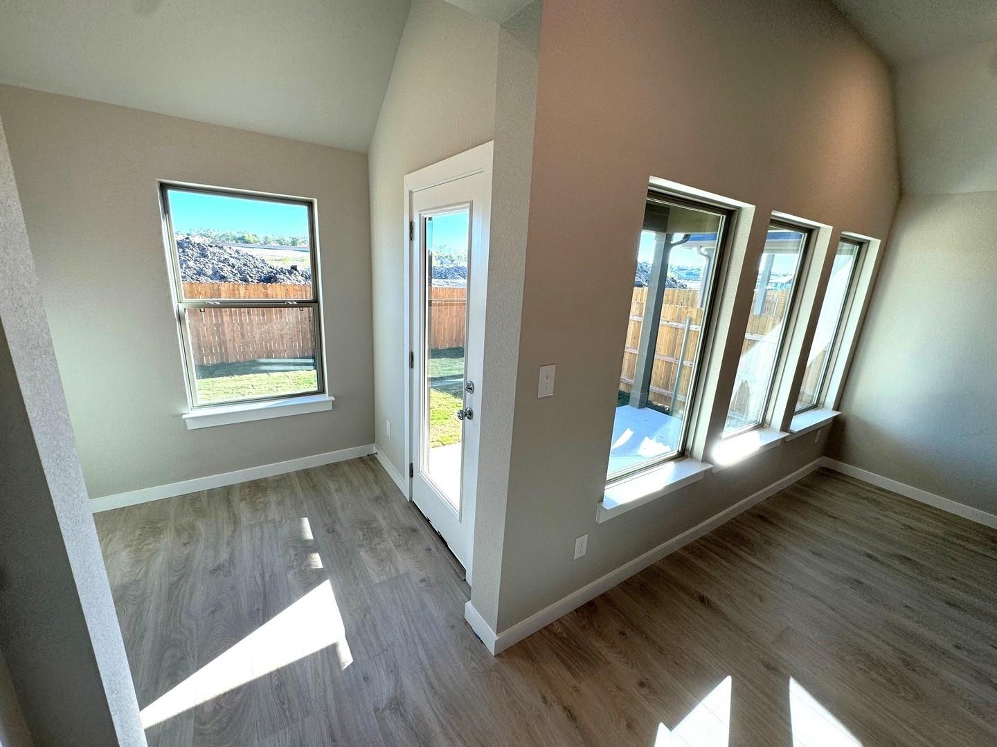 108 Mandeville Dr, Hutto, TX 78634