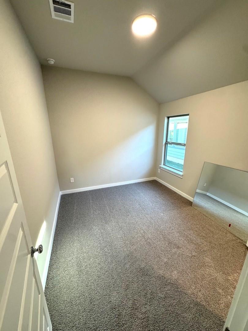 108 Mandeville Dr, Hutto, TX 78634