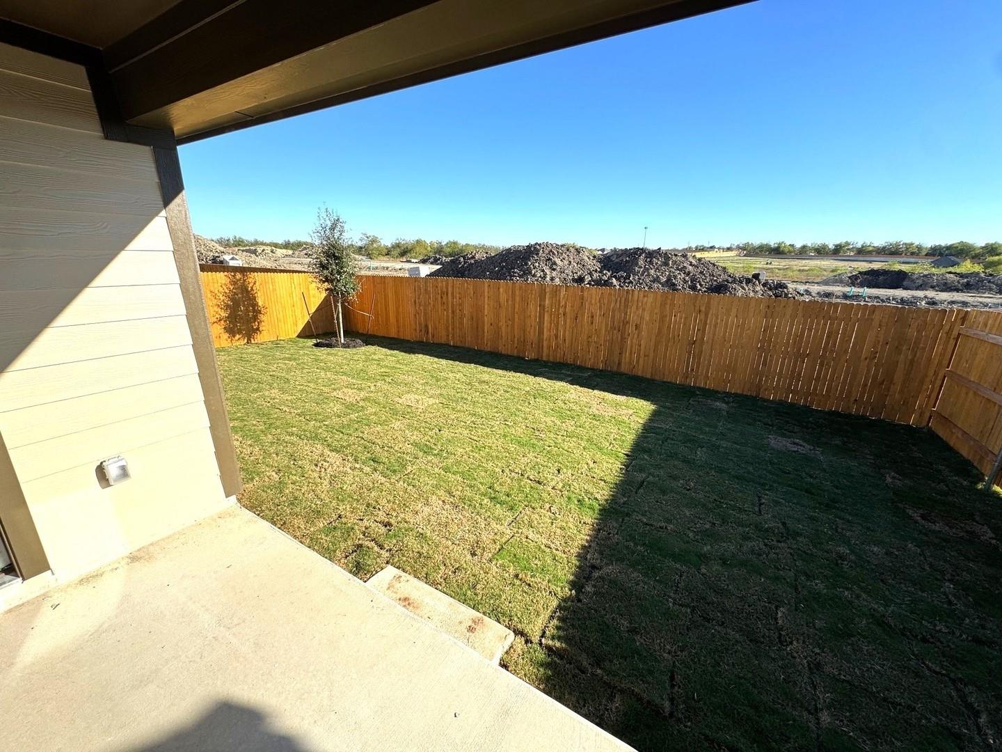 108 Mandeville Dr, Hutto, TX 78634