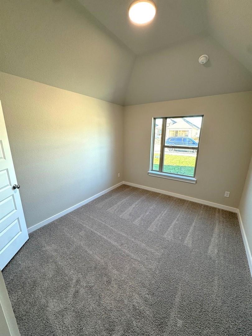 108 Mandeville Dr, Hutto, TX 78634