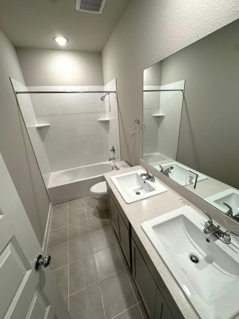 108 Mandeville Dr, Hutto, TX 78634