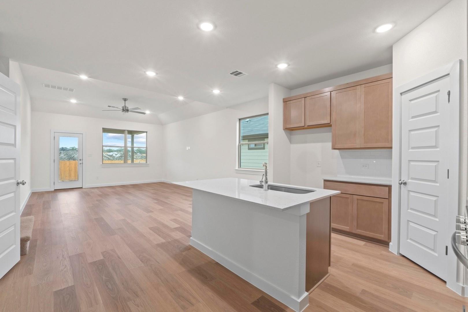 110 Mandeville Dr, Hutto, TX 78634